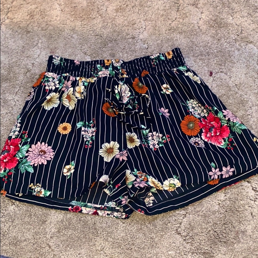 Black and White Flower Flowy Shorts